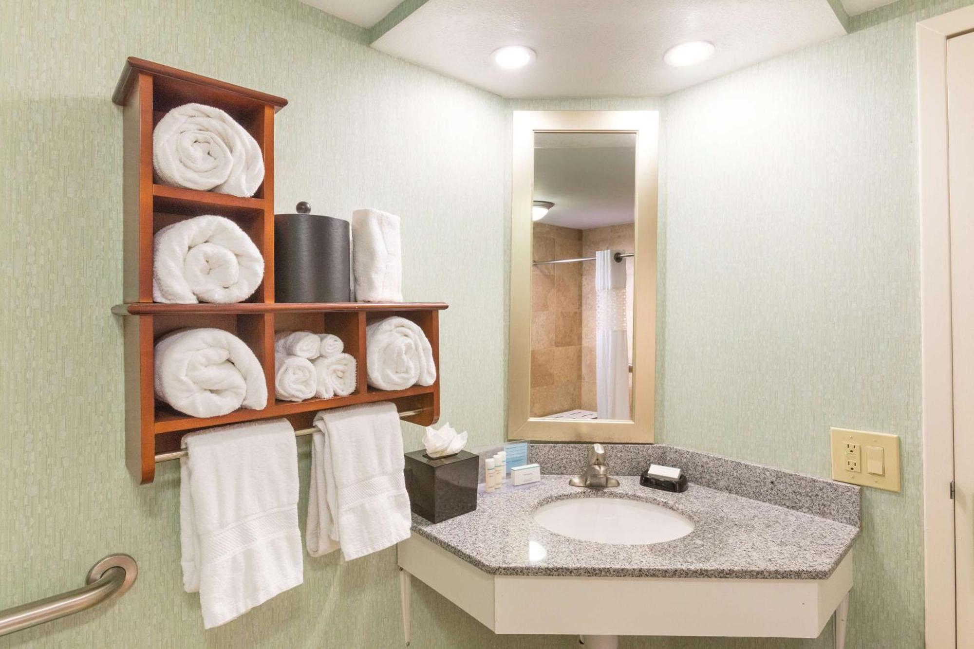 Hampton Daytona Speedway-airport Hotel