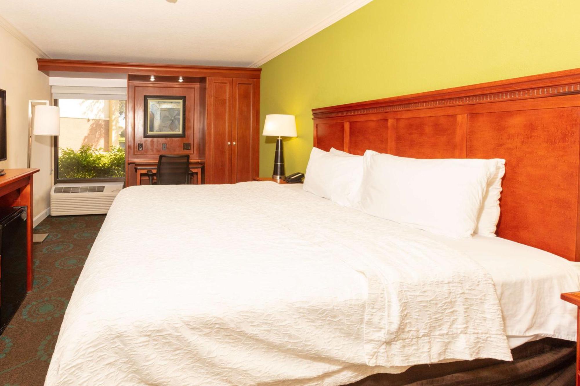 Hampton Daytona Speedway-airport Hotel