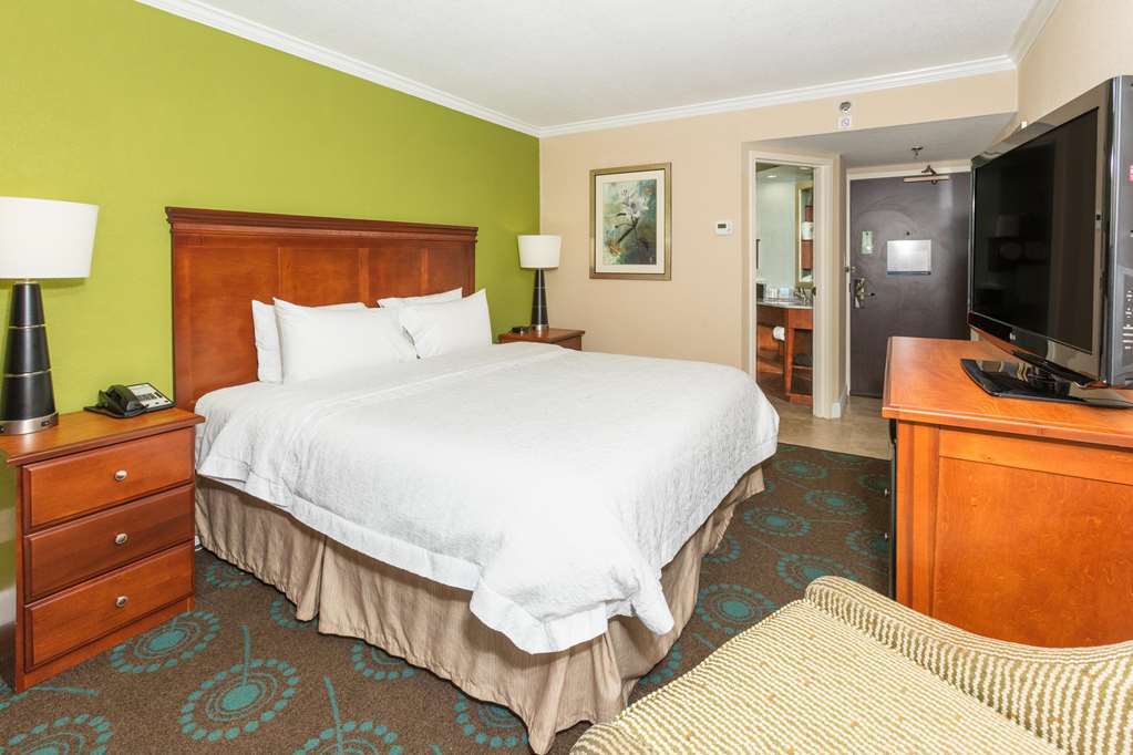 Hampton Daytona Speedway-airport Hotel