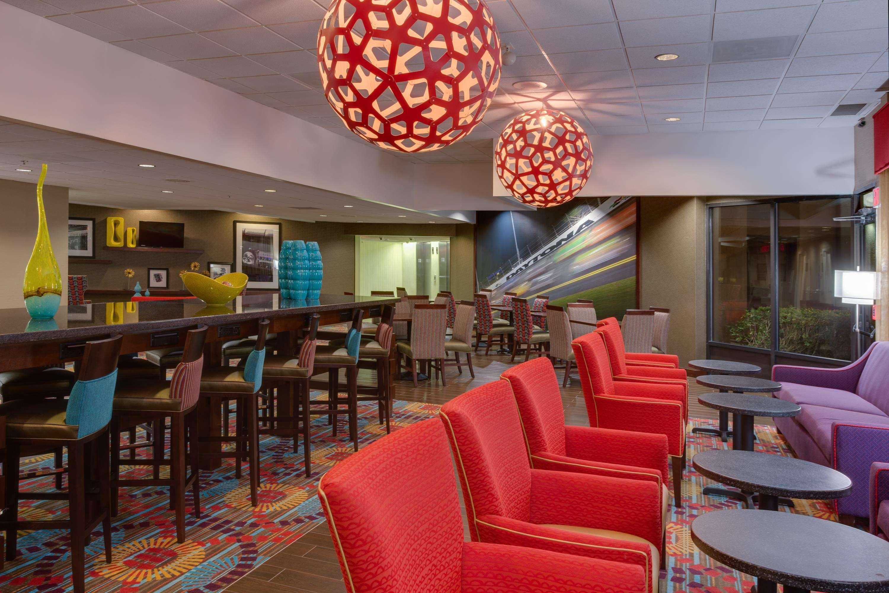 Hotel Hampton Daytona Speedway-airport 3*