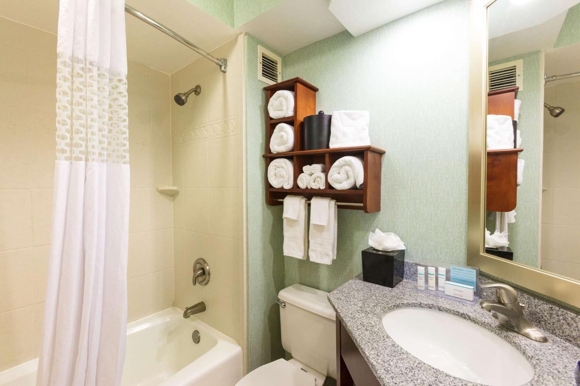 Hotel Hampton Daytona Speedway-airport 3*