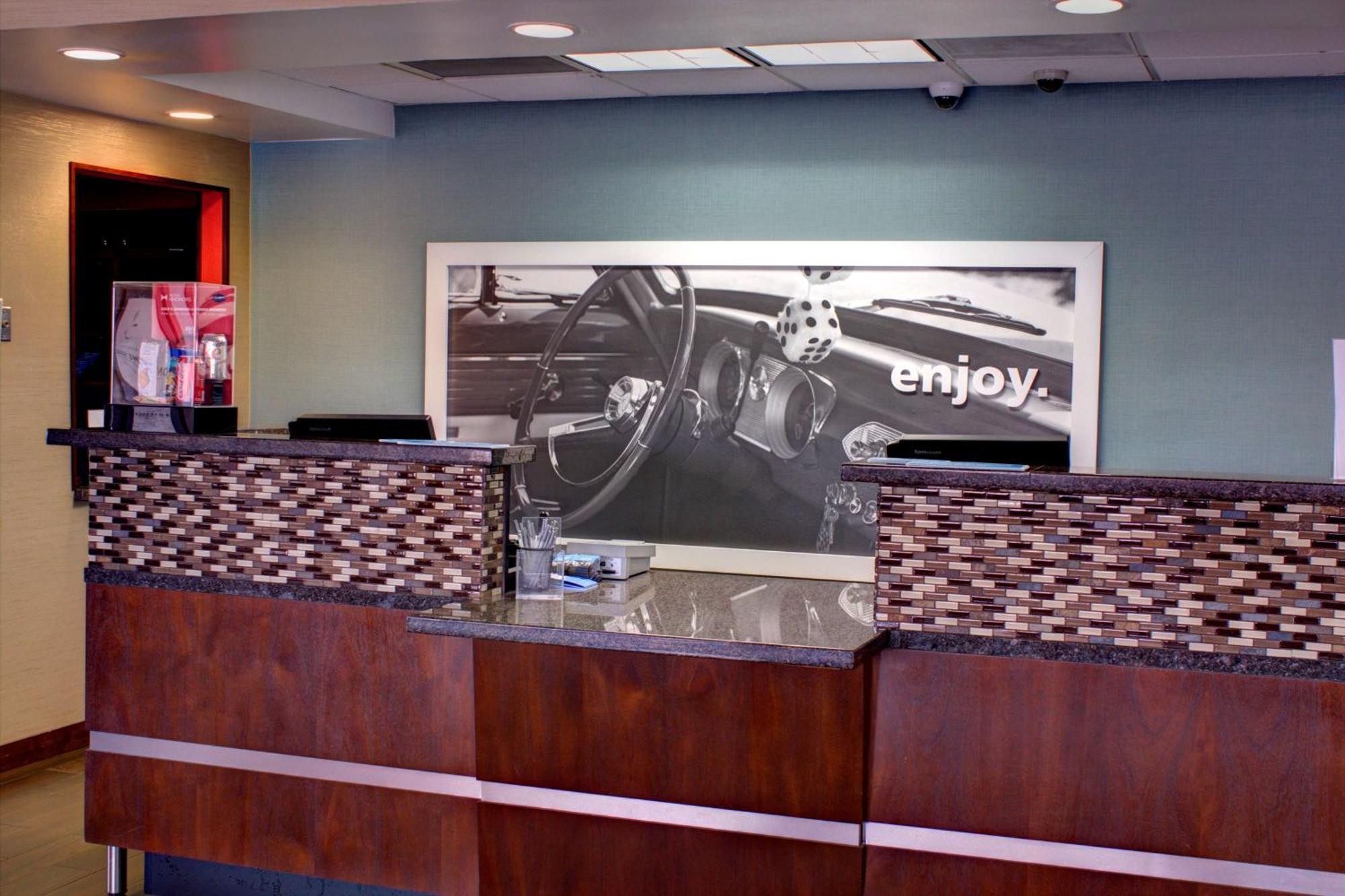 Hampton Daytona Speedway-airport Hotel